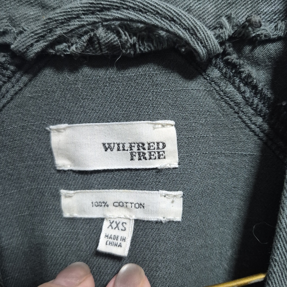 Wilfred Free Utilitarian 100% cotton blazer. Size deceiving, says XXS Fits M/L.